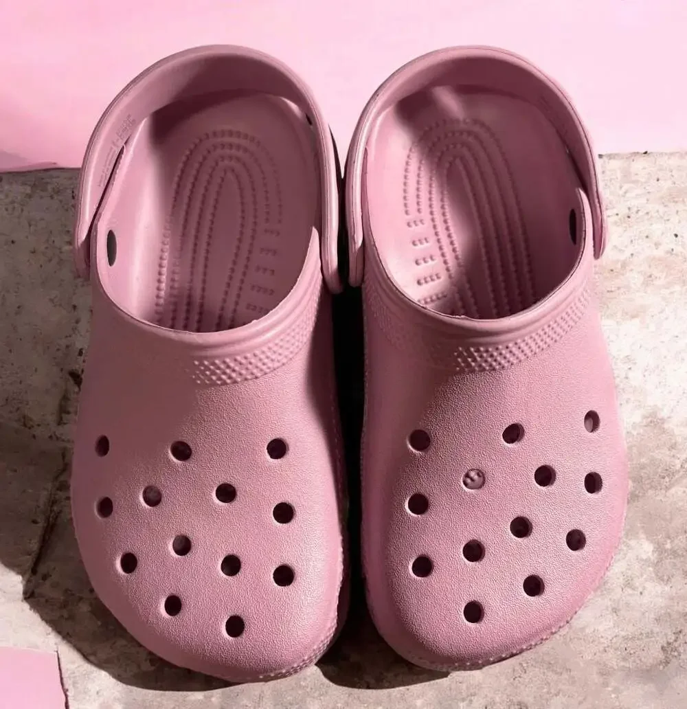 Crocs Classic Clog Slip-on Sandals in hydrangea Size J2
